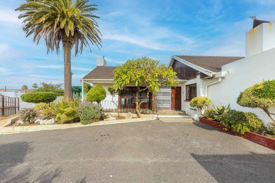 3 Bedroom Property for Sale in Heathfield Western Cape